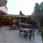 Appart hôtel John Mary 4*