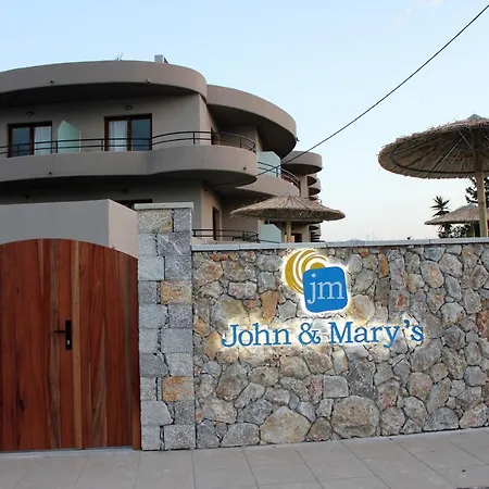 Lägenhetshotell John Mary 4*