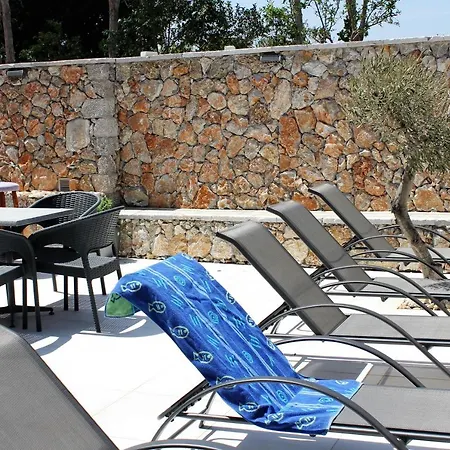 Aparthotel John Mary 3*