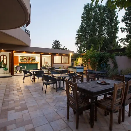 John Mary Aparthotel 4*