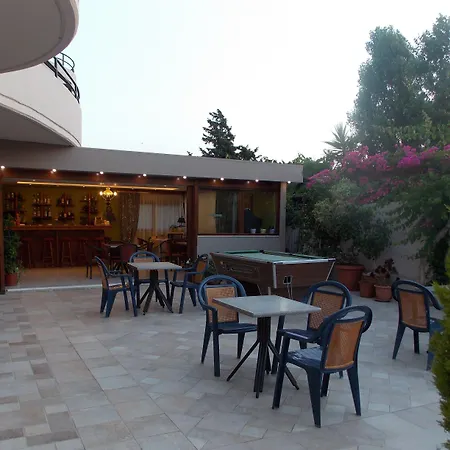 아파트호텔 존 마리 4*