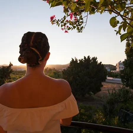 Apart-hotel John Mary 3*